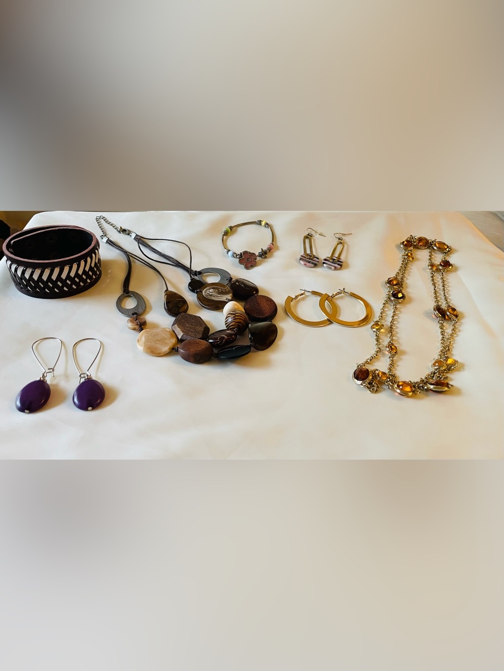 Lot of Mixed Jewelry (2) Necklaces, (2) Bracelets, (3) Pairs of Earrings